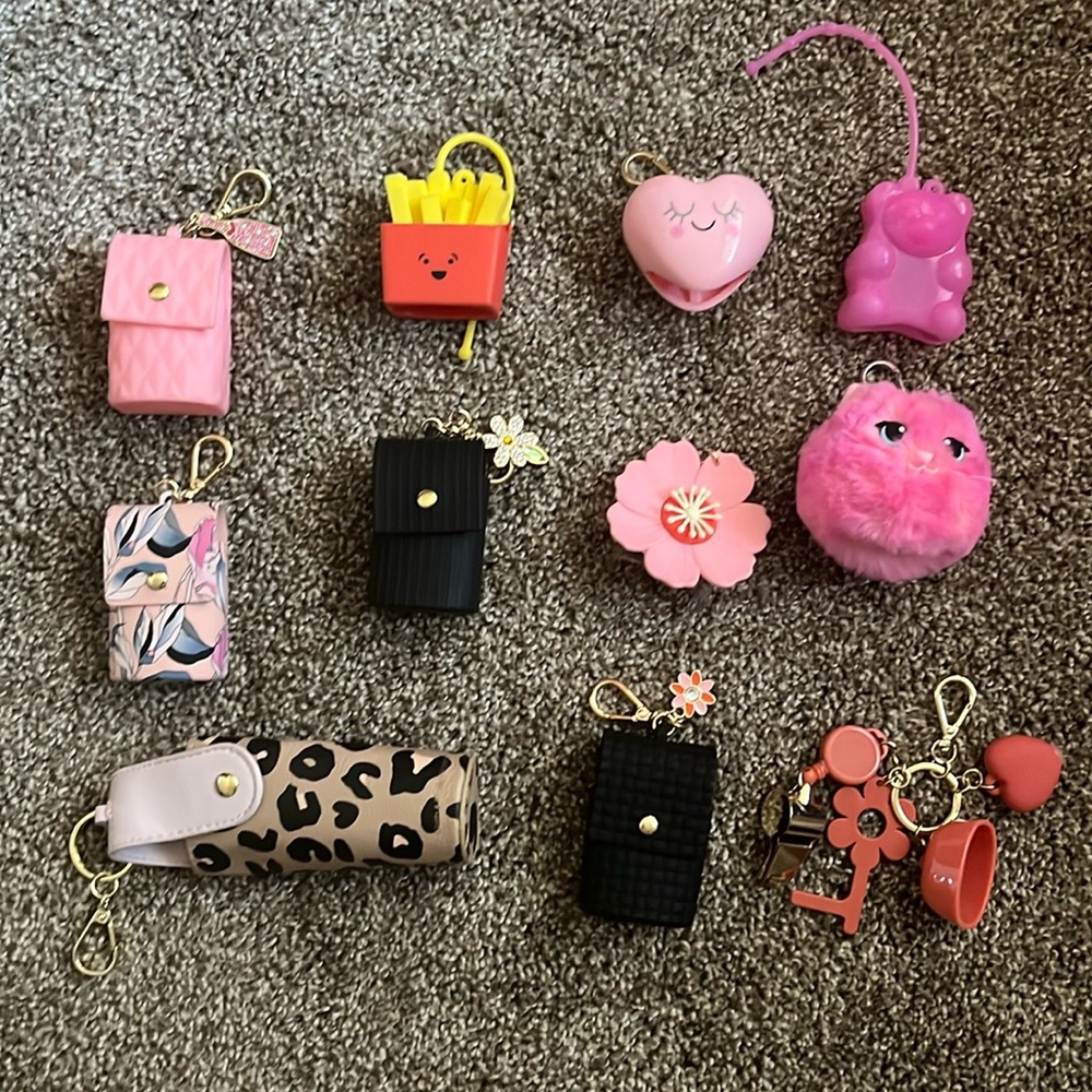 LOT of 15 B&BW Hand sanitizer Keychains